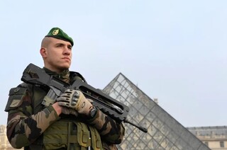 استقرار ۷۰۰۰ نیروی امنیتی در فرانسه