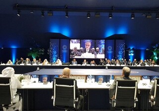 رئیس‌کل بانک مرکزی: به سیاست تثبیت اقتصادی برای مهار تورم پایبندیم