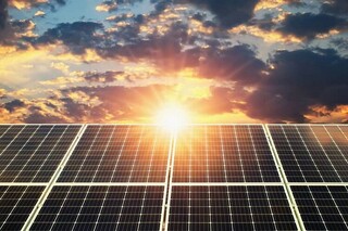 آغاز عملیات اجرایی بزرگترین نیروگاه خورشیدی ایران در راین کرمان
