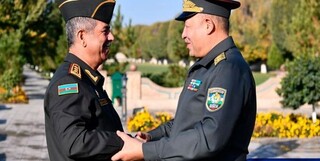 امضای تفاهم‌نامه همکاری‌ نظامی‌ بین ازبکستان و آذربایجان