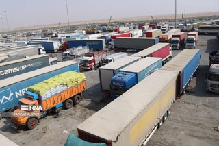 صادرات۸۲۲ میلیون دلار کالا از مرز مهران به عراق