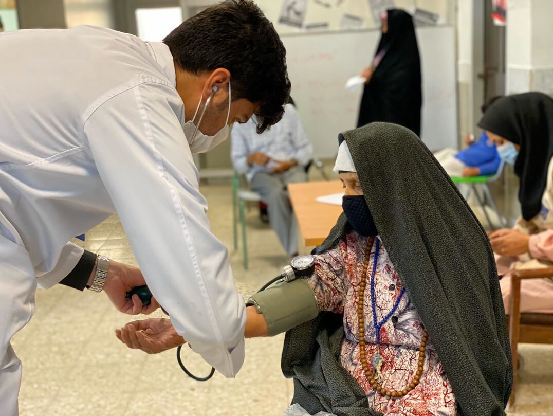 مجلس تصویب کرد؛ معافیت مددجویان کمیته امداد و بهزیستی از پرداخت حق بیمه درمانی در موارد بستری 