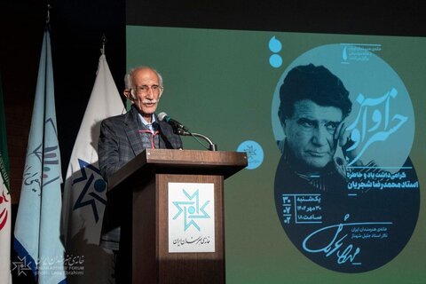 دنیا مشتاق فرهنگ و هنر ماست اما ما تنها سکوت میکنیم