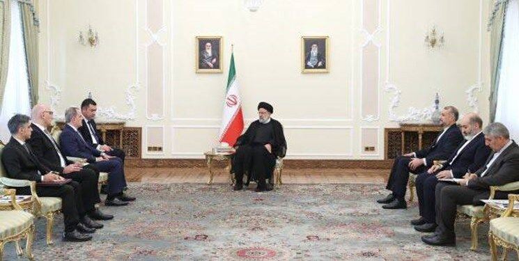 رئیسی در دیدار وزیر خارجه آذربایجان: ایران بر حل مسائل منطقه از طریق تعامل تأکید دارد
