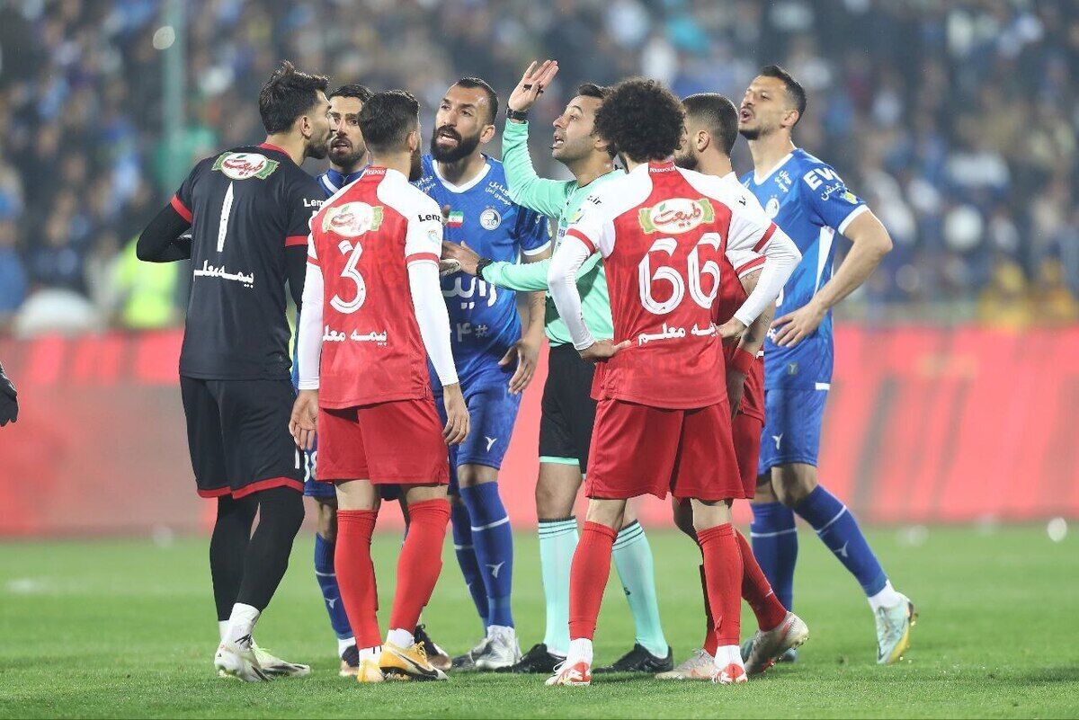 حاشیه‌های دیدار پرسپولیس-استقلال/ درگیری مدافع و مهاجم سرخ‌ها