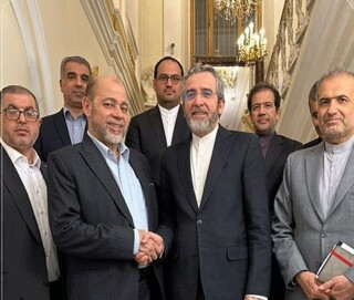باقری در دیدار با عضو دفتر سیاسی حماس: اولویت تهران آتش‌بس فوری و کمک‌رسانی به مردم غزه است