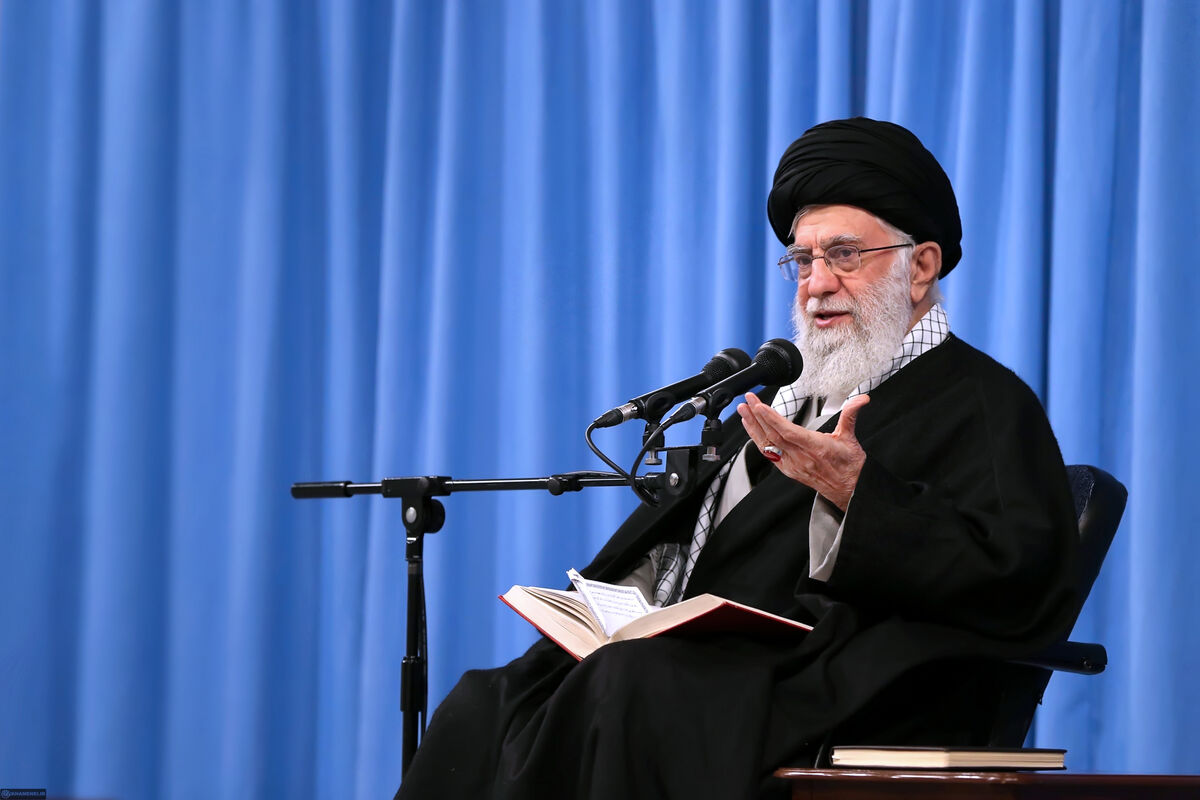 نگاهی به خاطرات تفسیری رهبر معظم انقلاب در مشهد/ مبارزه با سلاح تفسیر آیه های قرآن