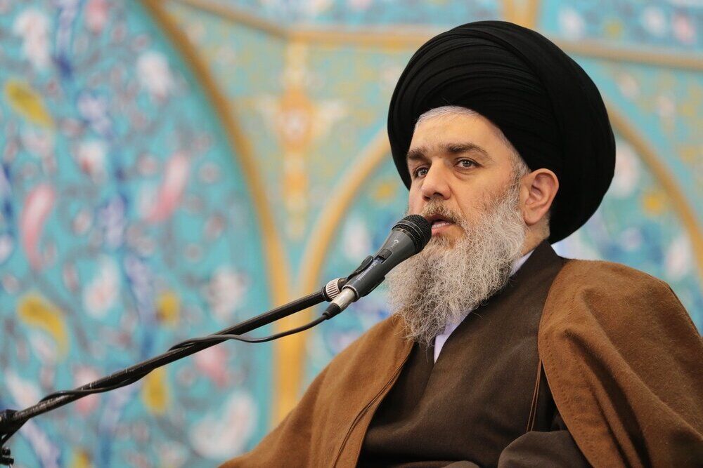  دعا، کلید پیروزی‌ها و مخزن رستگاری است/اگر امر شود، ملت ایران طوفان بزرگی علیه مستکبرین جهان راه خواهد انداخت