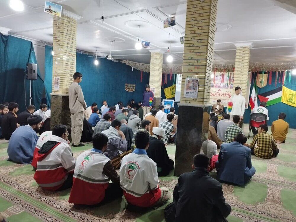 طلبهای که کنار مردم باشد بهتر میتواند مفاهیم دینی را انتقال دهد