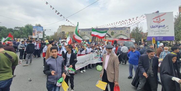 راهپیمایی ۱۳ آبان در شهر خون و قیام آغاز شد + عکس