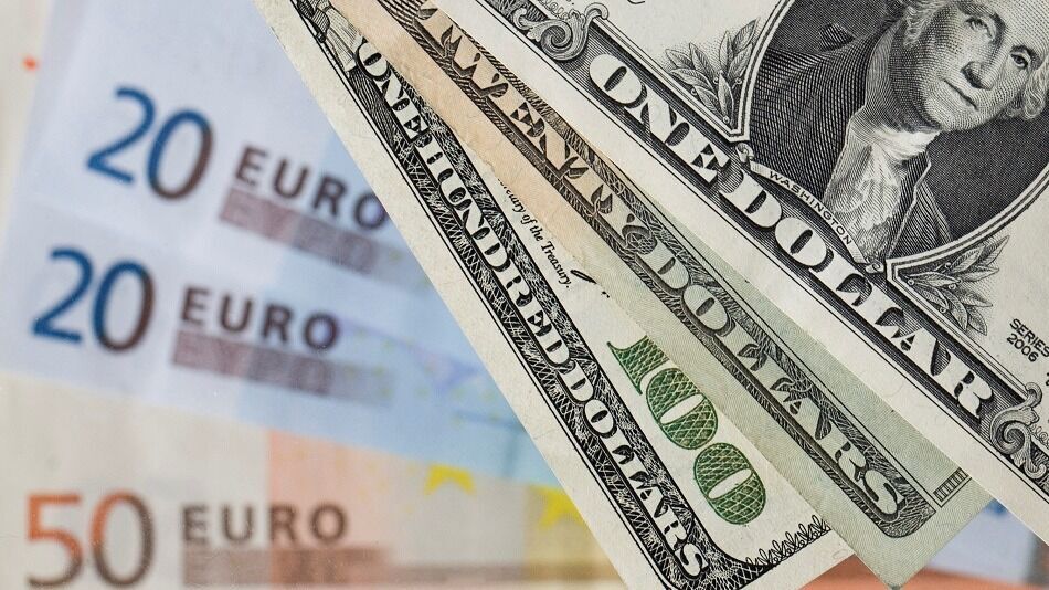 افزایش اندک نرخ دلار و یورو در مرکز مبادله ارز و طلای ایران