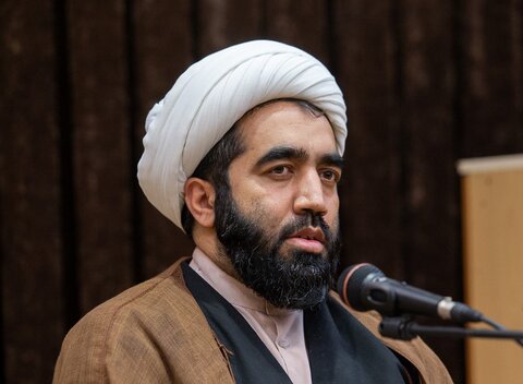 دنیا هنوز تشنه نام محمد(ص) است