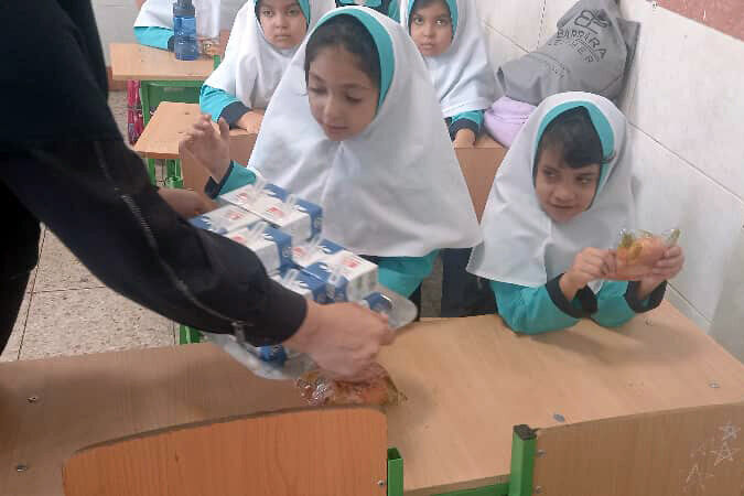 آغاز توزیع شیر رایگان در مدارس ابتدایی سیستان و بلوچستان