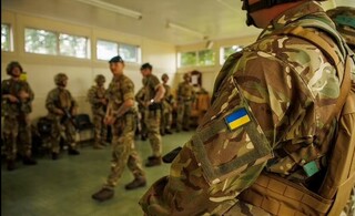 انگلیس آموزش بیش از ۳۰ هزار سرباز اوکراینی را تکمیل کرد