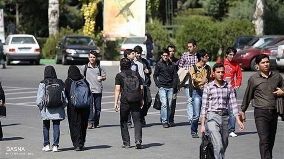 بورسیه ۷۰ هزار دانشجو در دفترچه کنکور ۱۴۰۳ / دانشجویان بورسیه چقدر حقوق می‌گیرند؟