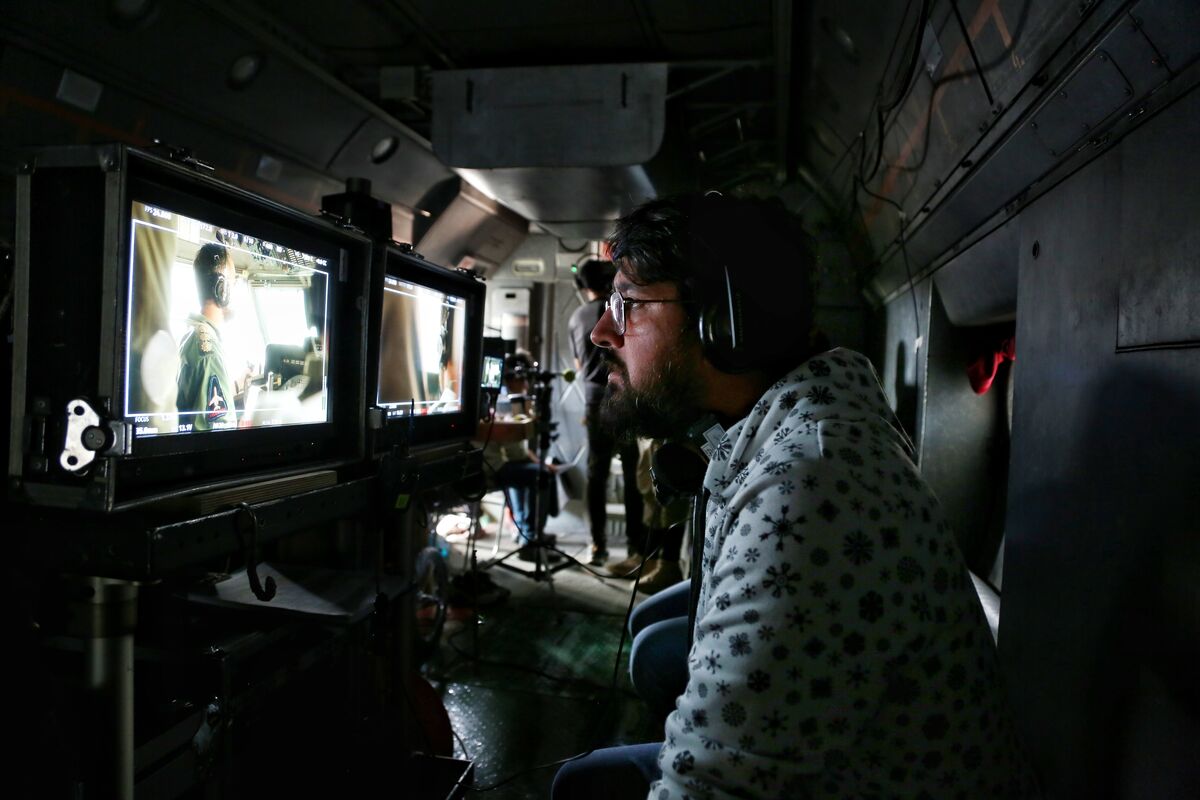 نخستین عکس از فیلم «احمد» منتشر شد/ روایتی دلهرهآور از ۱۸ ساعت ابتدایی زلزله بم