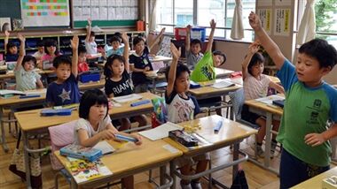 نگاهی به فرهنگ و سرانه کتابخوانی در ژاپن/ وقتی"تویوتا" هم در خدمت فرهنگ است!