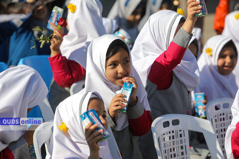 آئین افتتاح توزیع شیر رایگان در مدارس