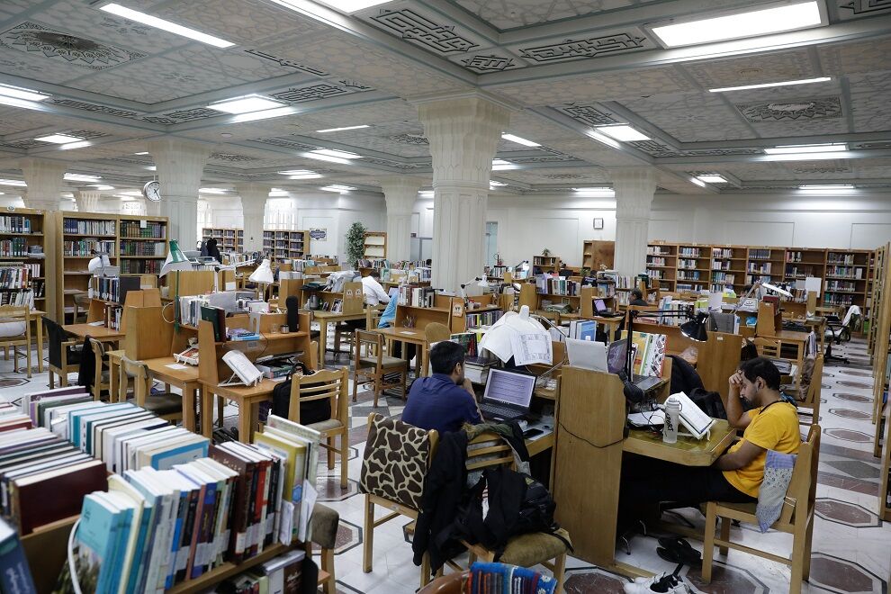 اختصاص ۳۵ هزار نسخه کتاب در حوزه‌های علوم قرآنی به کتابخانه آستان قدس رضوی