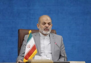 رعایت حجاب در ادارات و اماکن عمومی چون مترو ضروری است