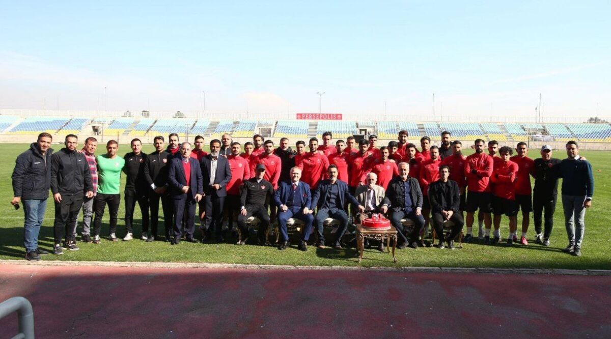 تمرین سنگین پرسپولیس و عکس دسته جمعی با درویش