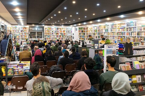 عبدالله کوثری: تجربه من عاشقانه خواندن است