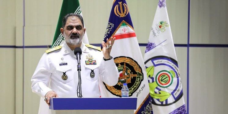دریادار ایرانی در جمع وابستگان نظامی: با تجهیزات ساخت ایران پیام صلح و دوستی را به سراسر جهان می‌رسانیم
