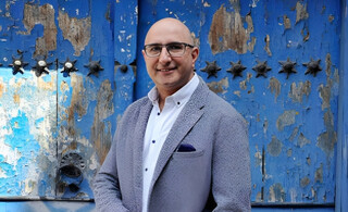 منصور ضابطیان: «بلاتکلیف» اولین کتاب مستقل درباره جنگ ۱۲ روزه است/ مشغول نوشتن کتابی درباره پناهندگان لهستانی هستم