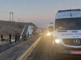 ۲۶ مصدوم در واژگونی اتوبوس در محور نیشابور- مشهد