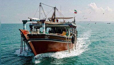 توقیف یک شناور قاچاق در مرزهای آبی سیستان و بلوچستان