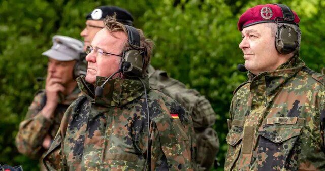 وزیر دفاع آلمان: اوکراین متحد ما نیست
