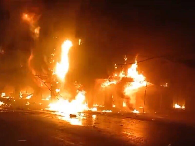 آتش سوزی در کراچی پاکستان ۳ کشته برجای گذاشت