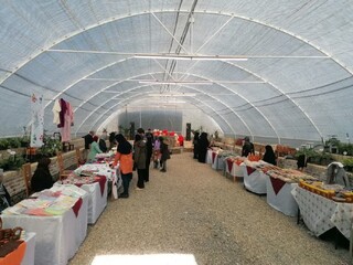 نخستین نمایشگاه صنایع‌دستی، سوغات و هدایا در کوهسرخ افتتاح شد 