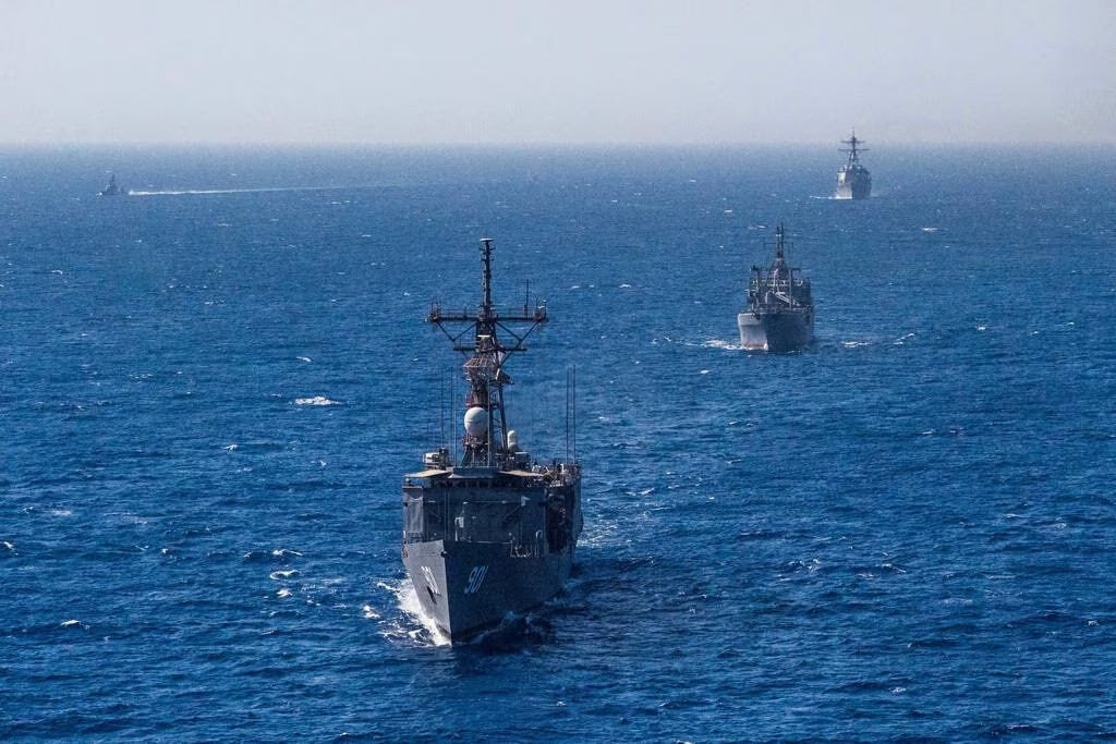 نیروی دریایی فرانسه مدعی رهگیری ۲ پهپاد در دریای سرخ شد