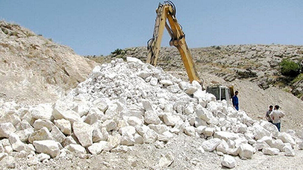 کشف ۱۰۰۰ کیلو سنگ سیلیس قاچاق در ملایر
