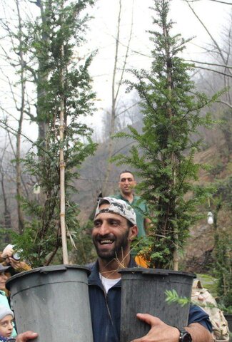 با حسین آقایی، افسر نیروی دریایی که غمخوار مردم و طبیعت محل زندگیاش است/ نگهبان هیرکانی