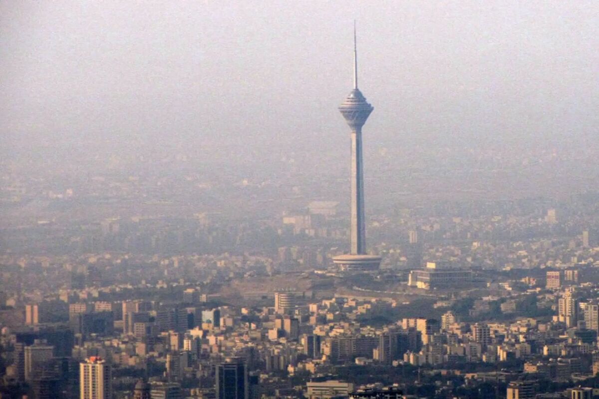 کیفیت هوای تهران در وضعیت نارنجی/ ۱۰ منطقه قرمز است