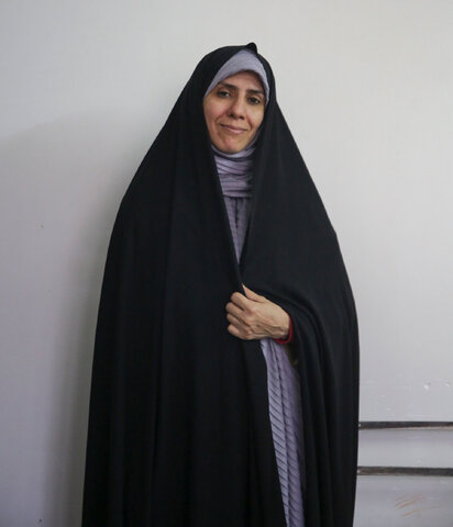 ساعتی با صدیقه اکبری که همت او بچهها را سواد دار میکند/ خدا نمیگذارد اینجا تعطیل بشود