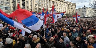 ادامه اعتراضات به نتایج انتخابات در صربستان
