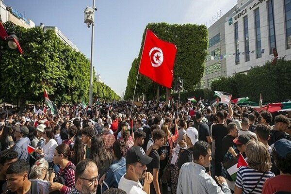 تظاهرات گسترده مقابل سفارت آمریکا در تونس در حمایت از غزه