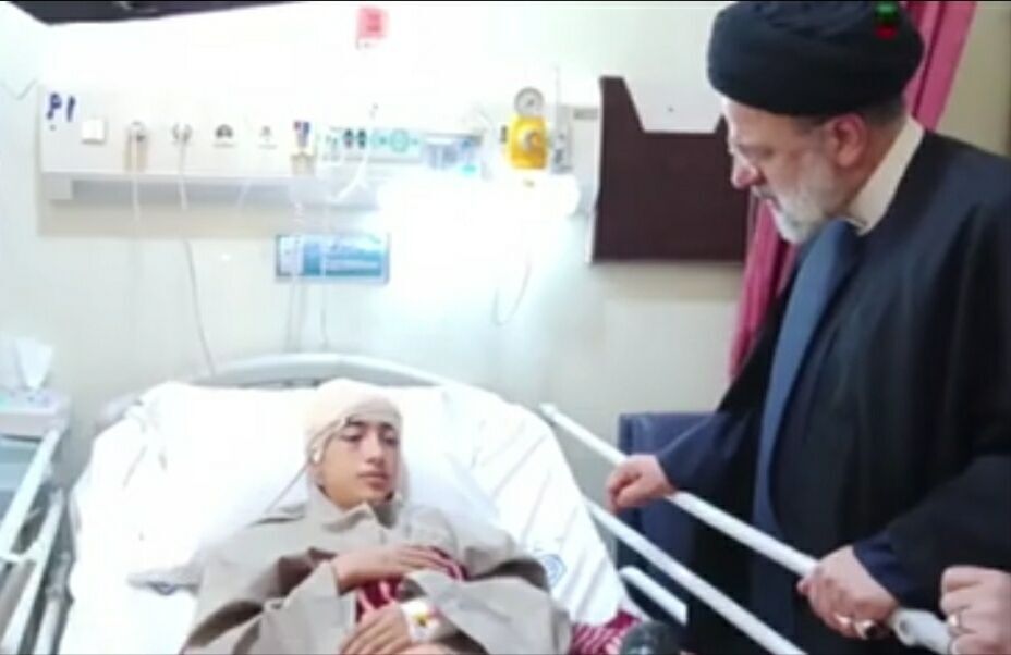 رئیسجمهور دستور بسیج همه امکانات را برای درمان مجروحان انفجار کرمان صادر کرد رئیسجمهور دستور بسیج همه امکانات را برای درمان مجروحان انفجار کرمان صادر کرد