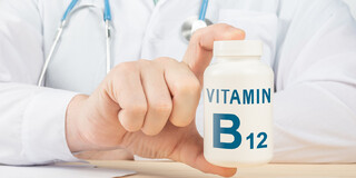 عوارض کمبود ویتامین B۱۲ چیست؟