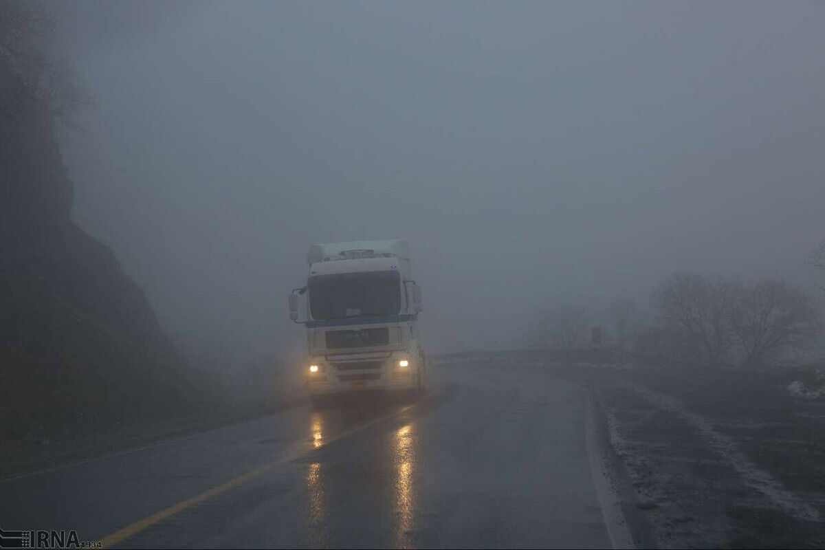 مه گرفتگی و کاهش دید افقی رانندگان در محور چناران-مشهد