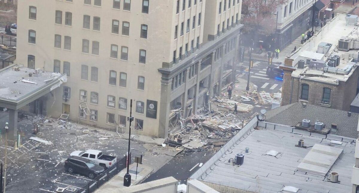 وقوع انفجار شدید در هتلی در تگزاس آمریکا بیش از ۱۰ مجروح بر جای گذاشت 