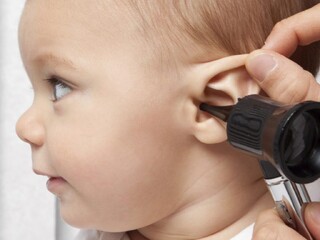 نتیجه مطالعه جدید؛ عفونت گوش می‌تواند گفتار کودکان را به تأخیر بیاندازد