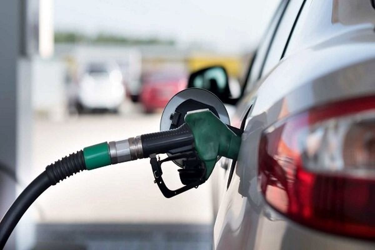 ضربه مالی ۱۸ میلیارد دلاری خودروهای بی‌کیفیت به کشور/امکان صادرات روزانه ۵۰ میلیون لیتر بنزین با خودروهای استاندارد