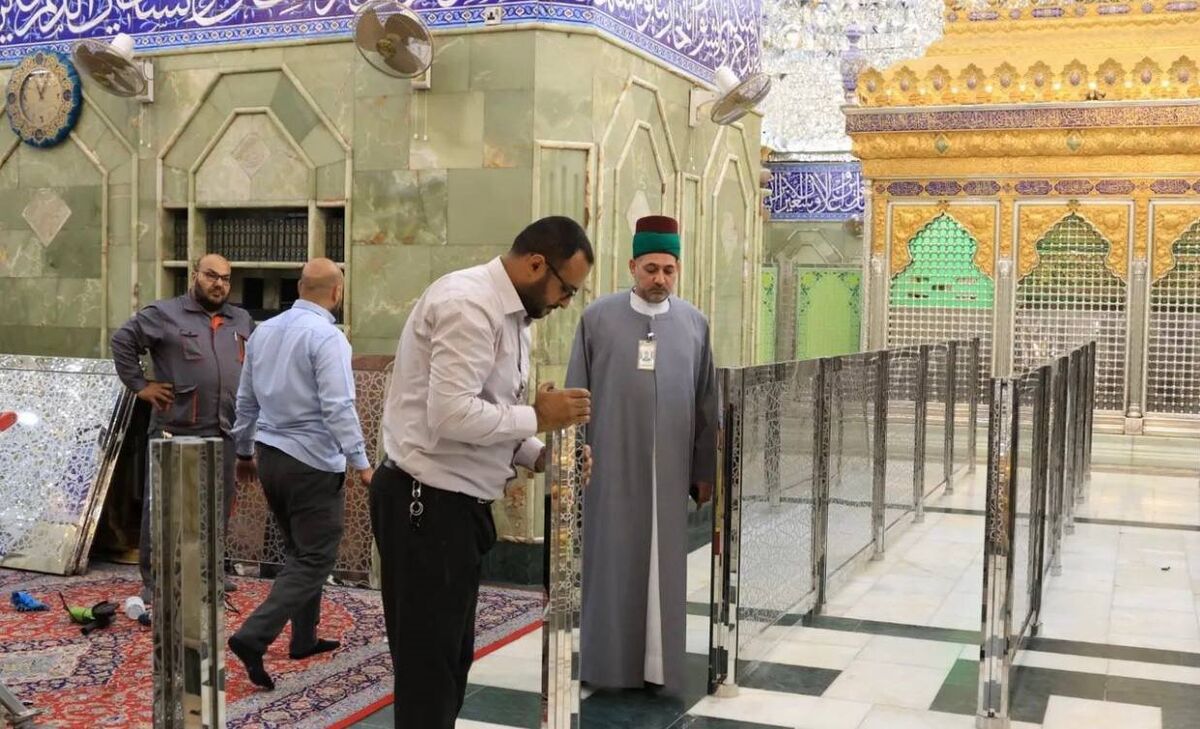 نصب نرده جهت زیارت ضریح حضرت عباس (ع)