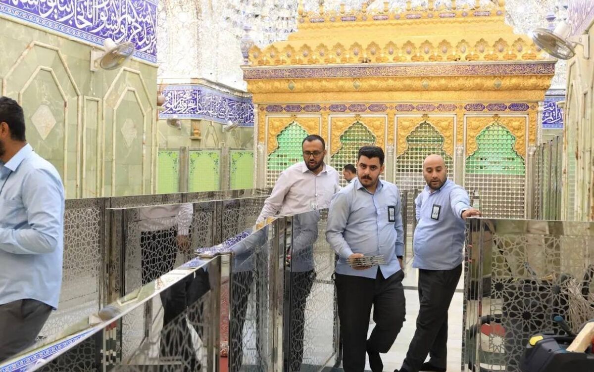 نصب نرده جهت زیارت ضریح حضرت عباس (ع)