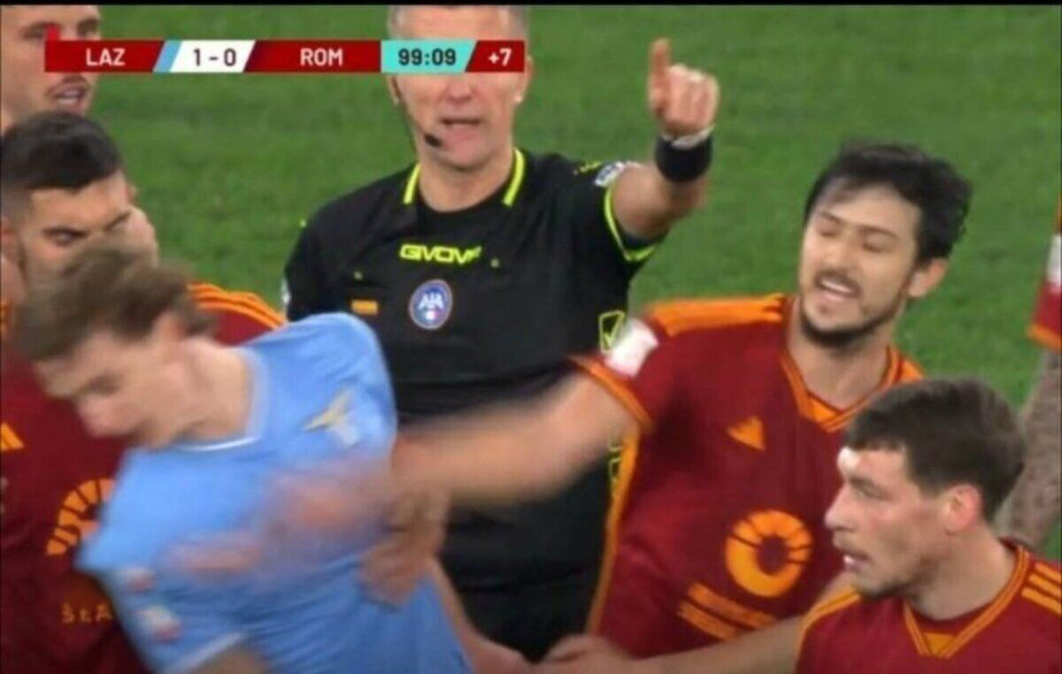 سردار آزمون برای این حرکت زشت محروم شد!/ مهاجم ایرانی ۲ بازی را از دست داد +عکس