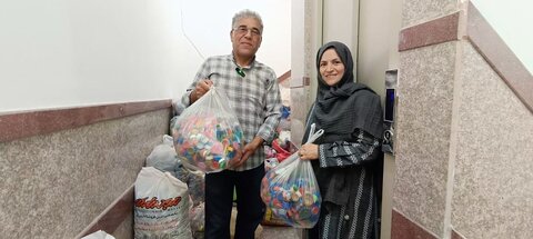 درباره زندگی بابرکت یک بازنشسته از قم/به دنبال درِ بطریها برای کار خوب